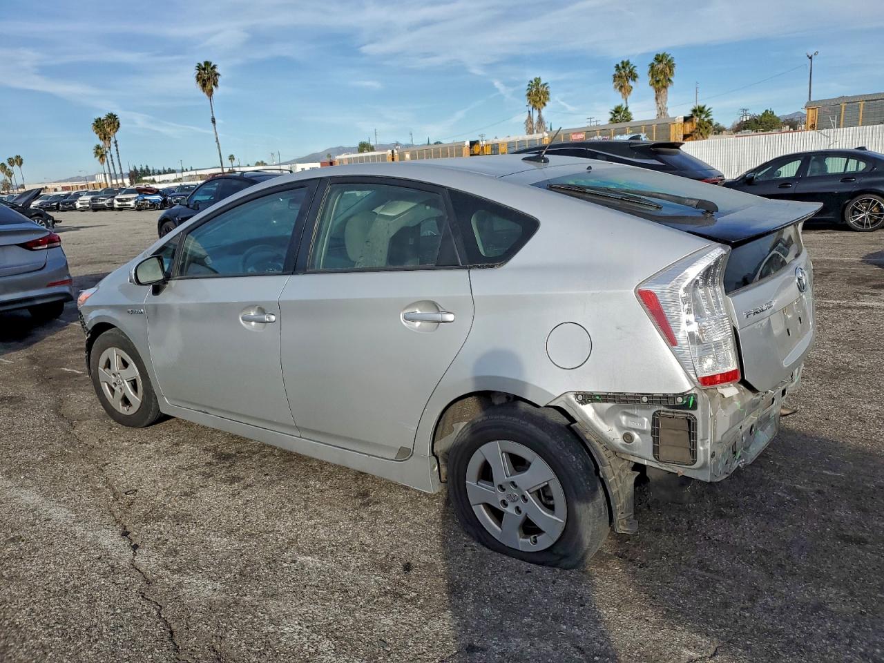 2011 TOYOTA PRIUS photo 2