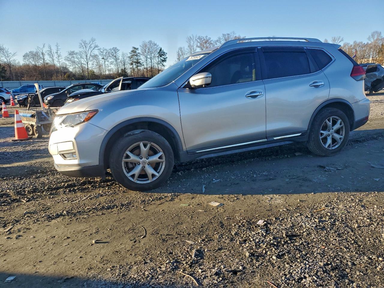 2017 NISSAN ROGUE