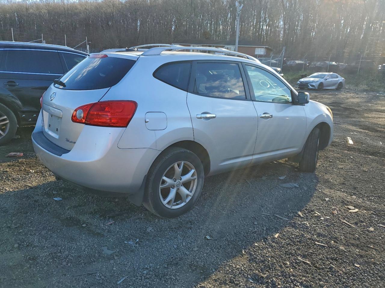 2010 NISSAN ROGUE S photo 3