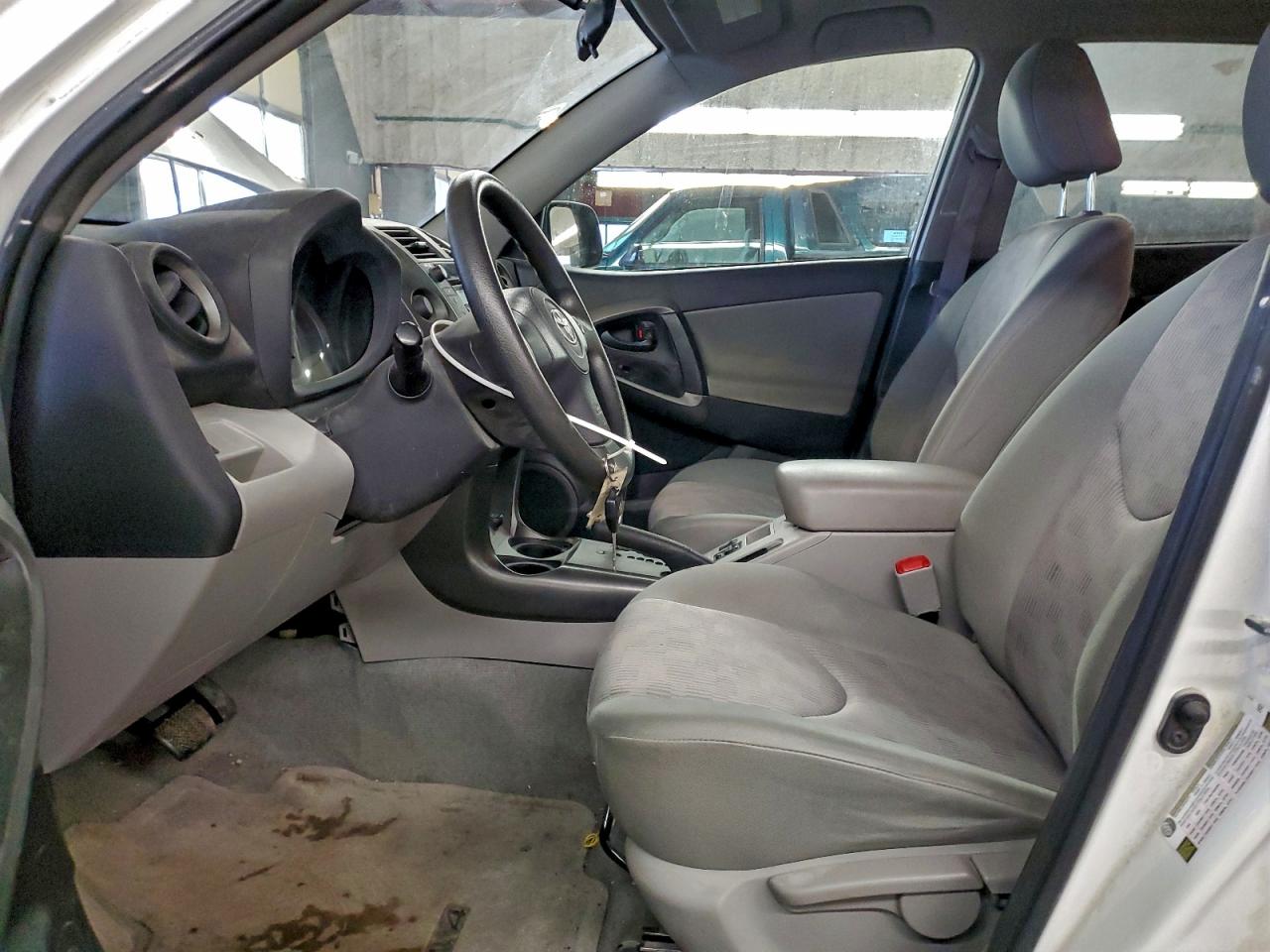 2010 TOYOTA RAV4 photo 7