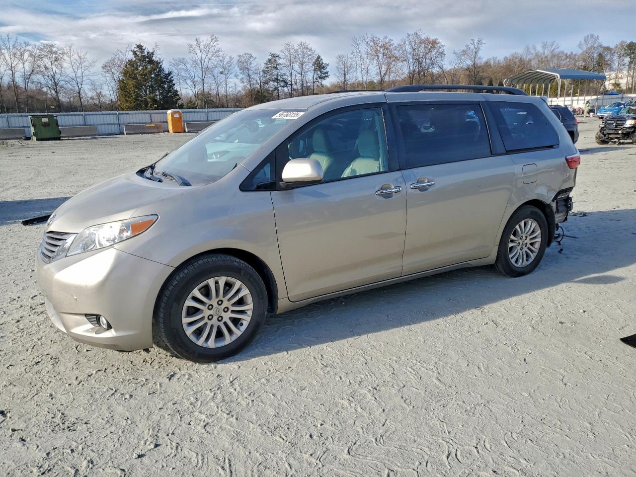 2017 TOYOTA SIENNA