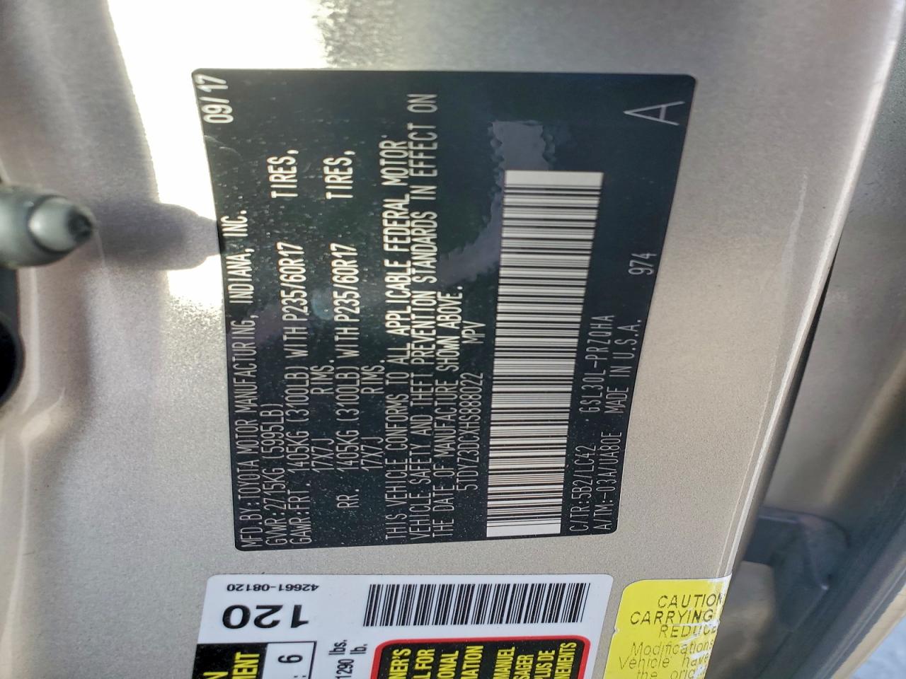 2017 TOYOTA SIENNA XLE photo 14