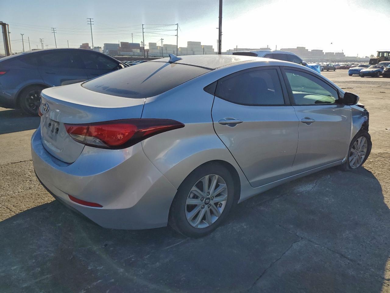 2014 HYUNDAI ELANTRA SE photo 3