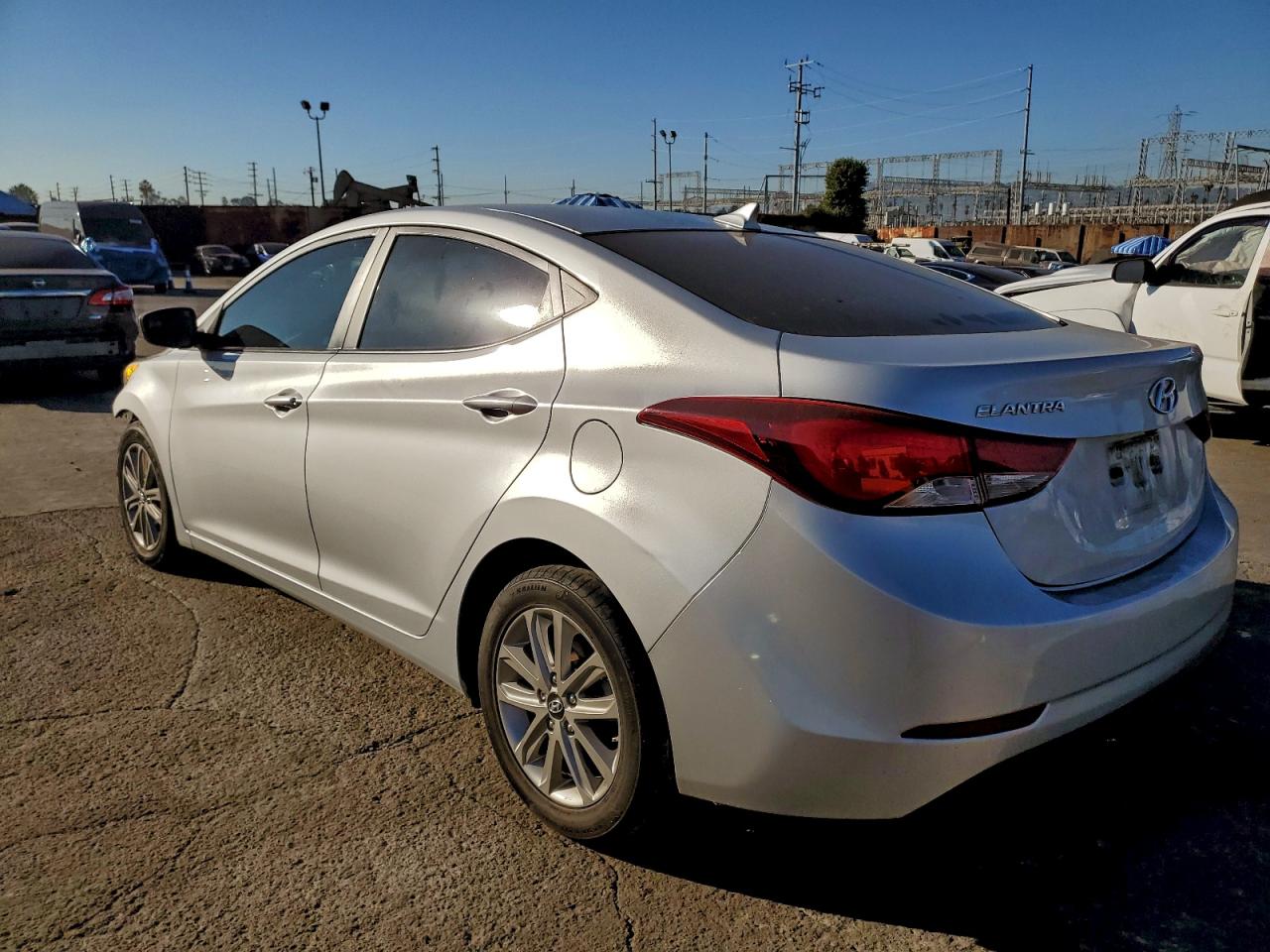 2014 HYUNDAI ELANTRA SE photo 2
