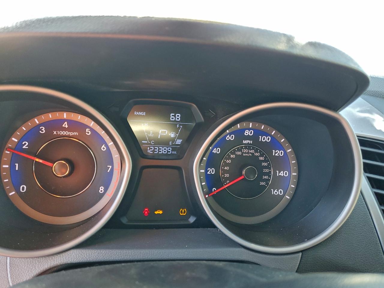 2014 HYUNDAI ELANTRA SE photo 9