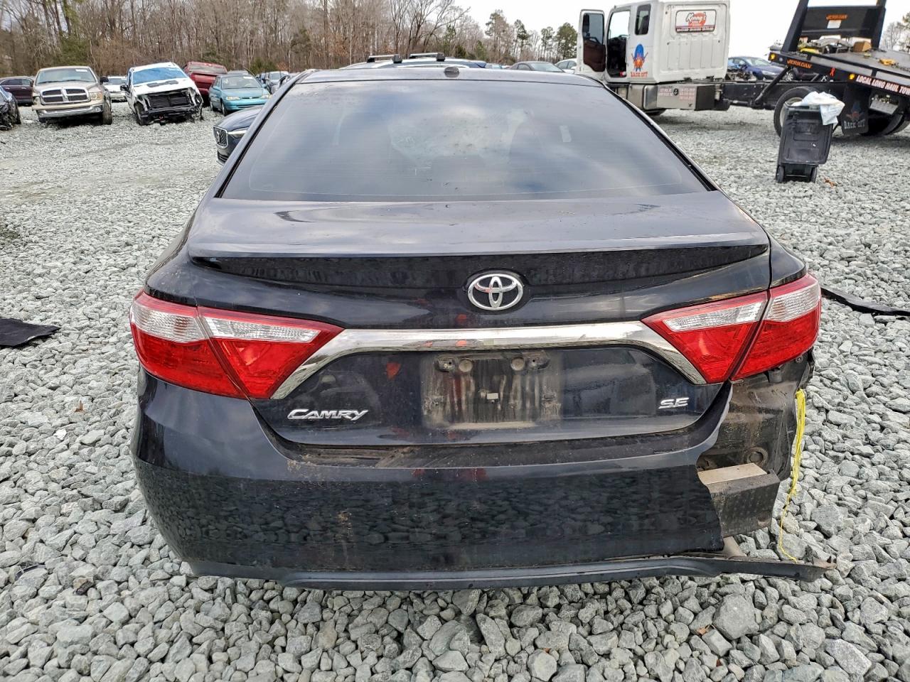 2017 TOYOTA CAMRY LE photo 11