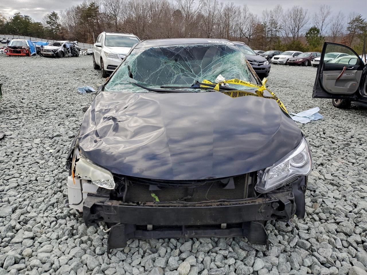2017 TOYOTA CAMRY LE photo 9