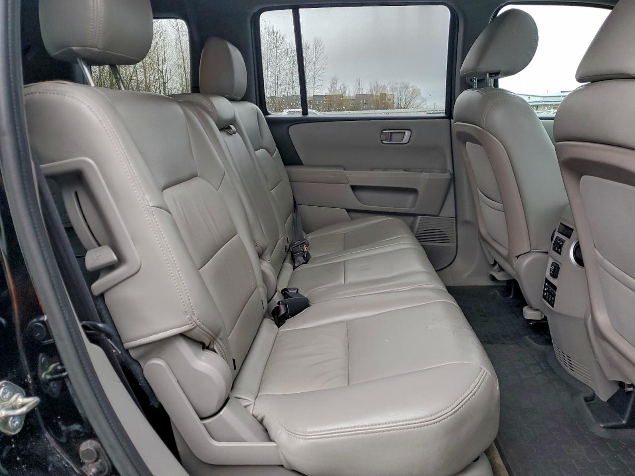 2015 HONDA PILOT SE photo 11
