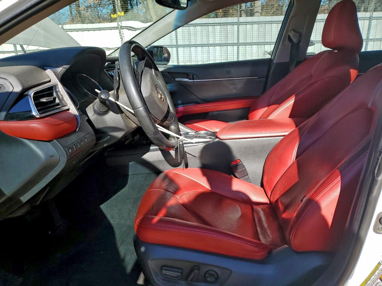 2018 TOYOTA CAMRY XSE photo 7