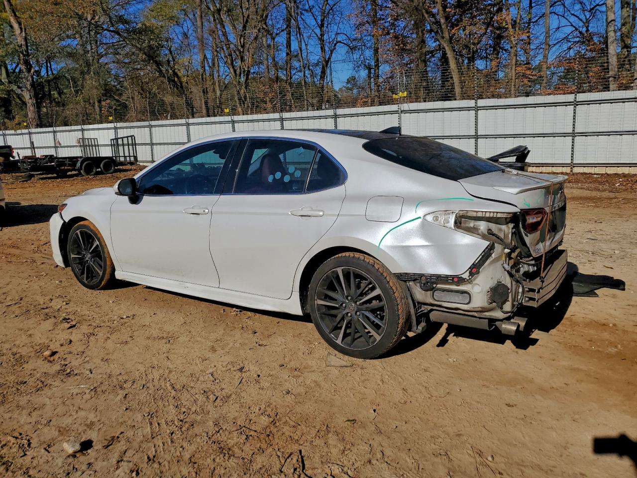 2018 TOYOTA CAMRY XSE photo 2
