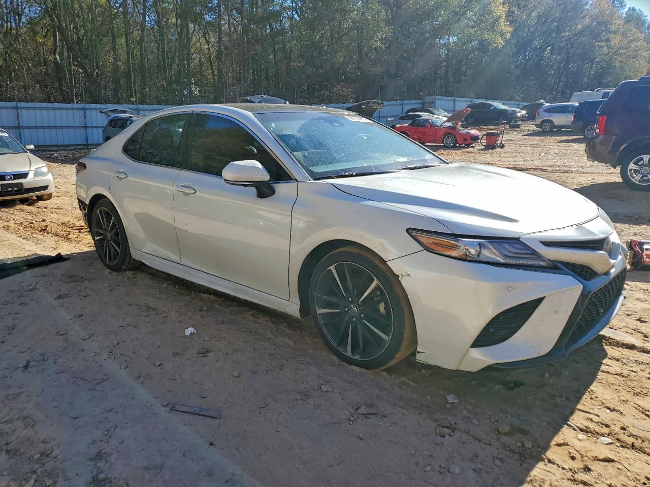 2018 TOYOTA CAMRY XSE photo 4
