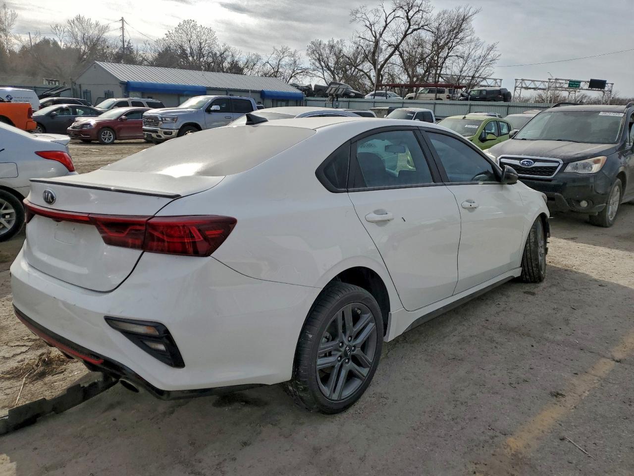 2021 KIA FORTE GT LINE photo 3