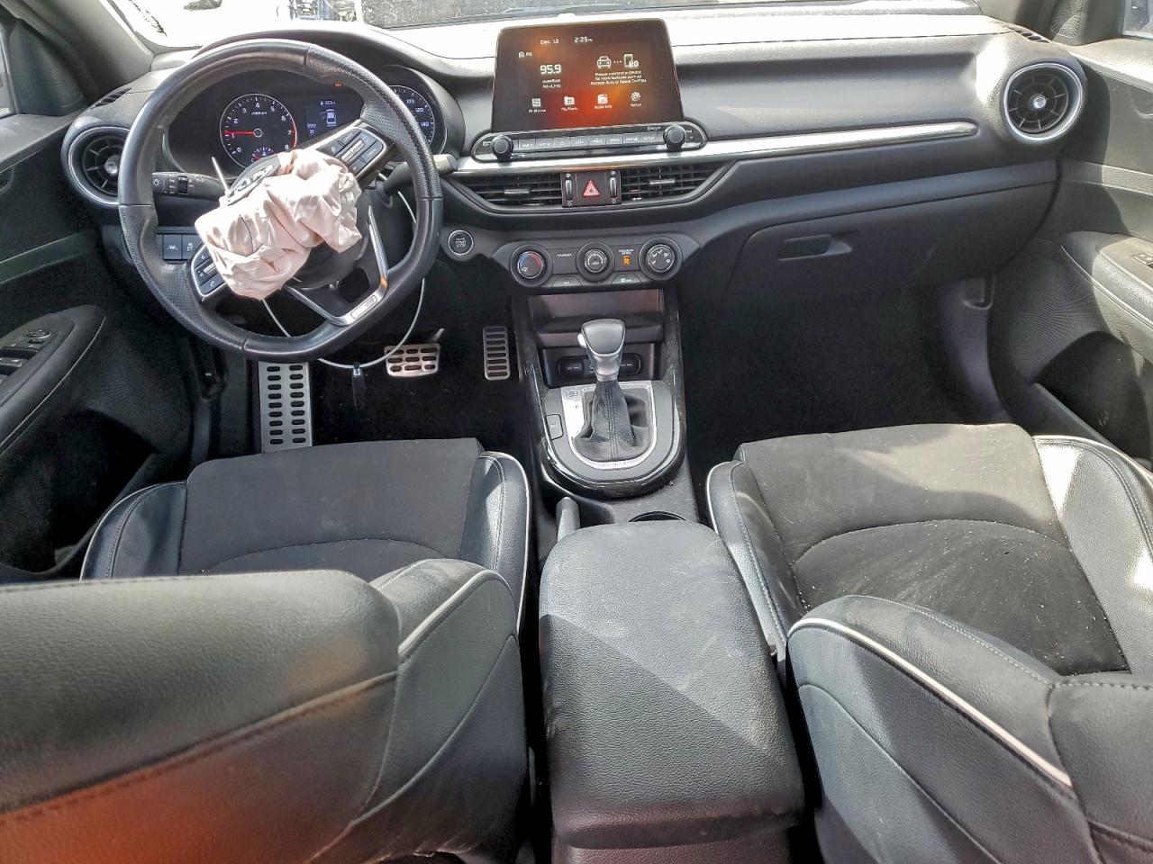 2021 KIA FORTE GT LINE photo 8