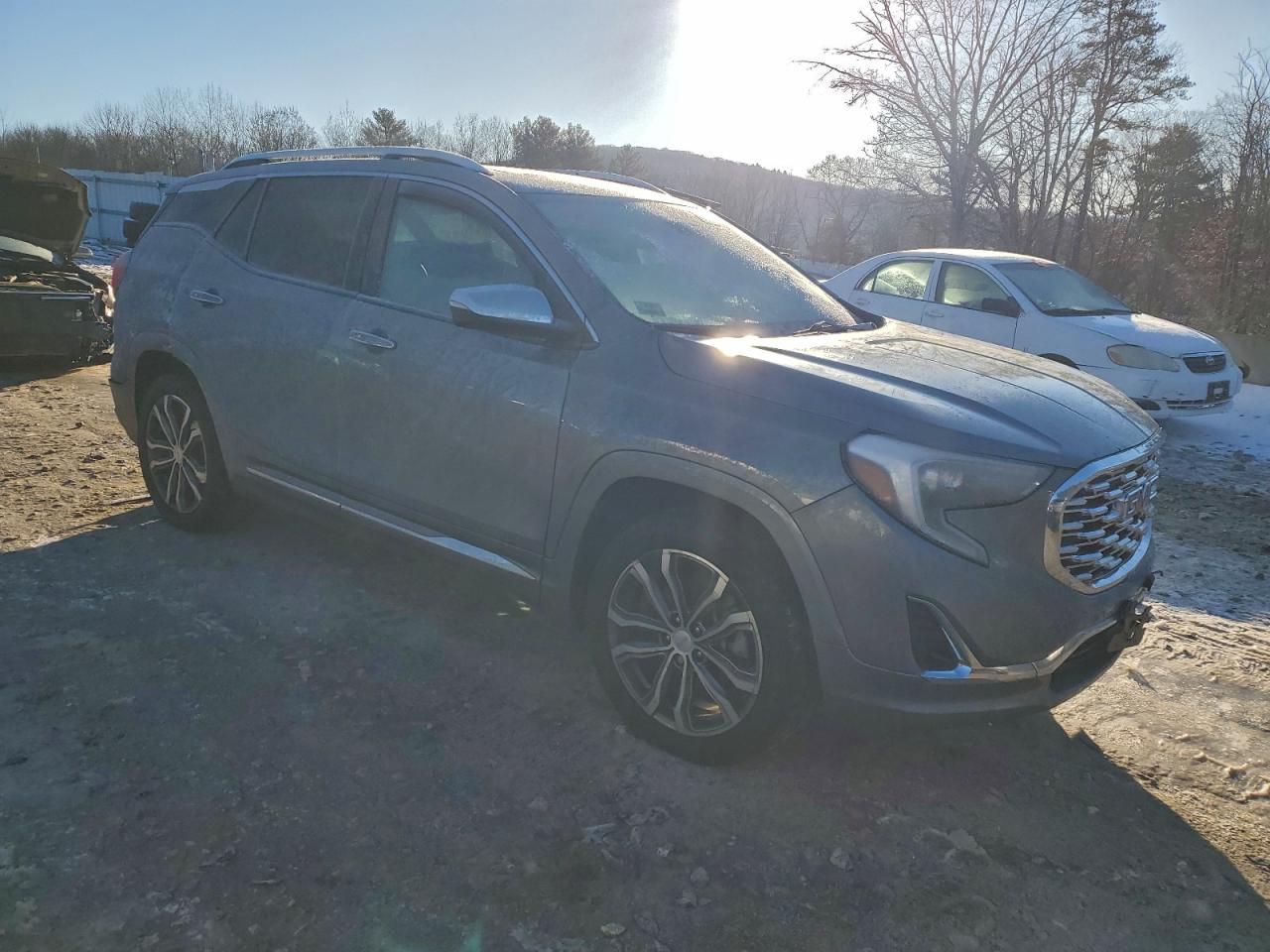 2020 GMC TERRAIN DENALI photo 4