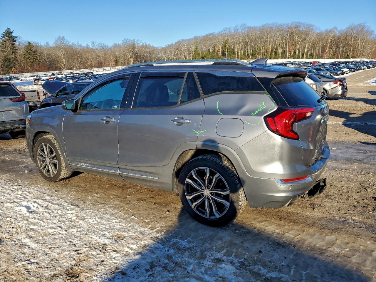 2020 GMC TERRAIN DENALI photo 2