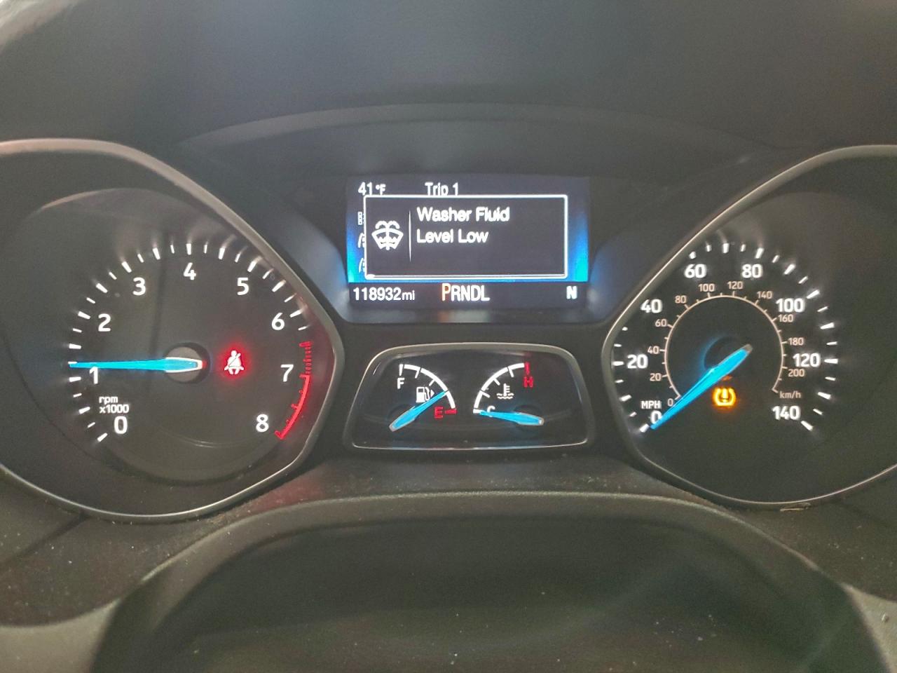 2017 FORD FOCUS SE photo 9
