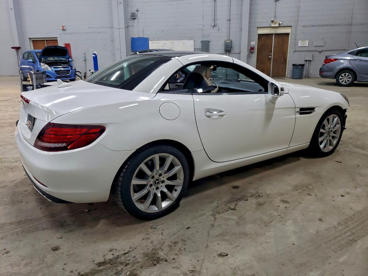 2017 MERCEDES-BENZ SLC 300 photo 3