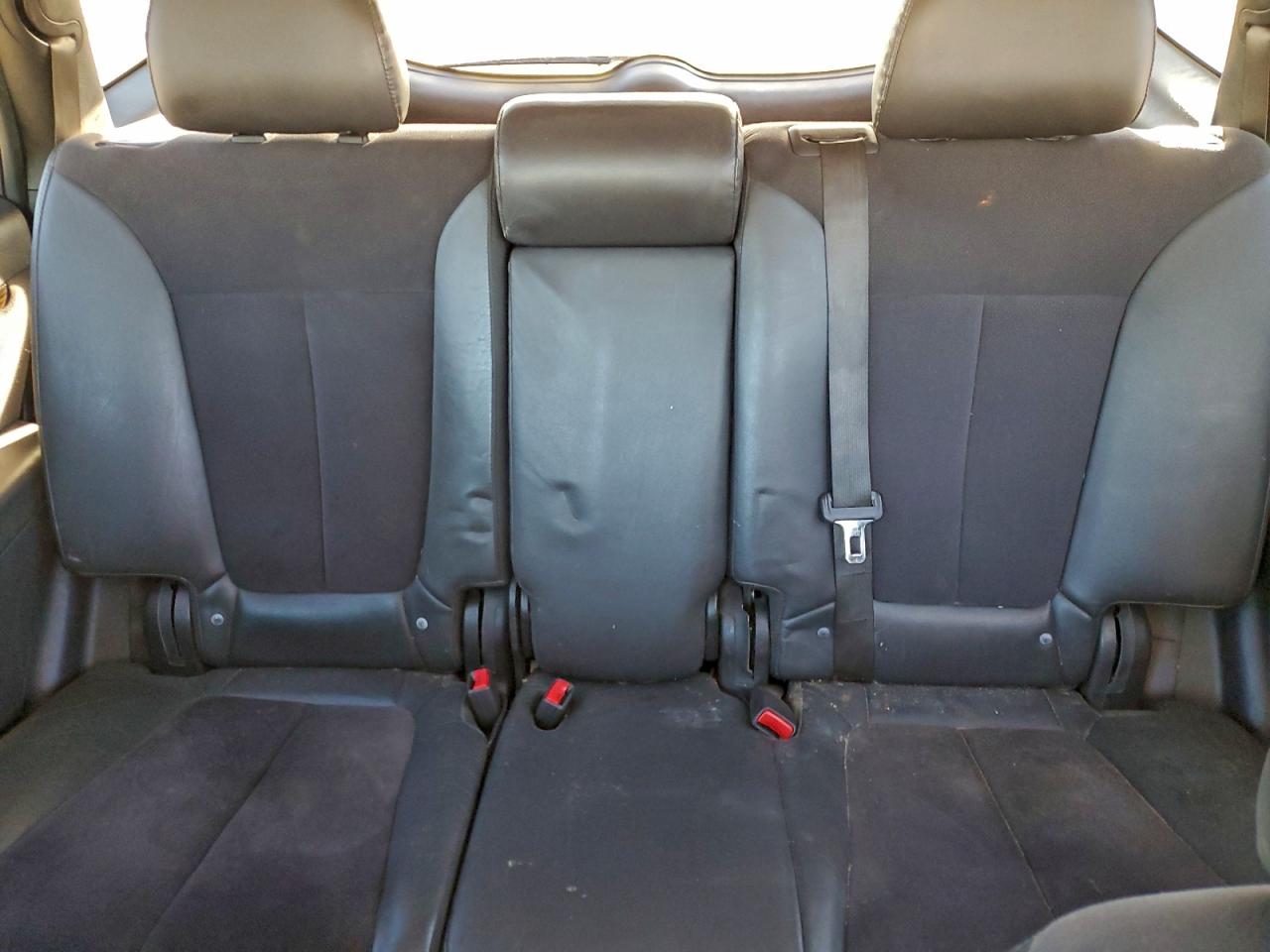 2011 HYUNDAI SANTA FE SE photo 10