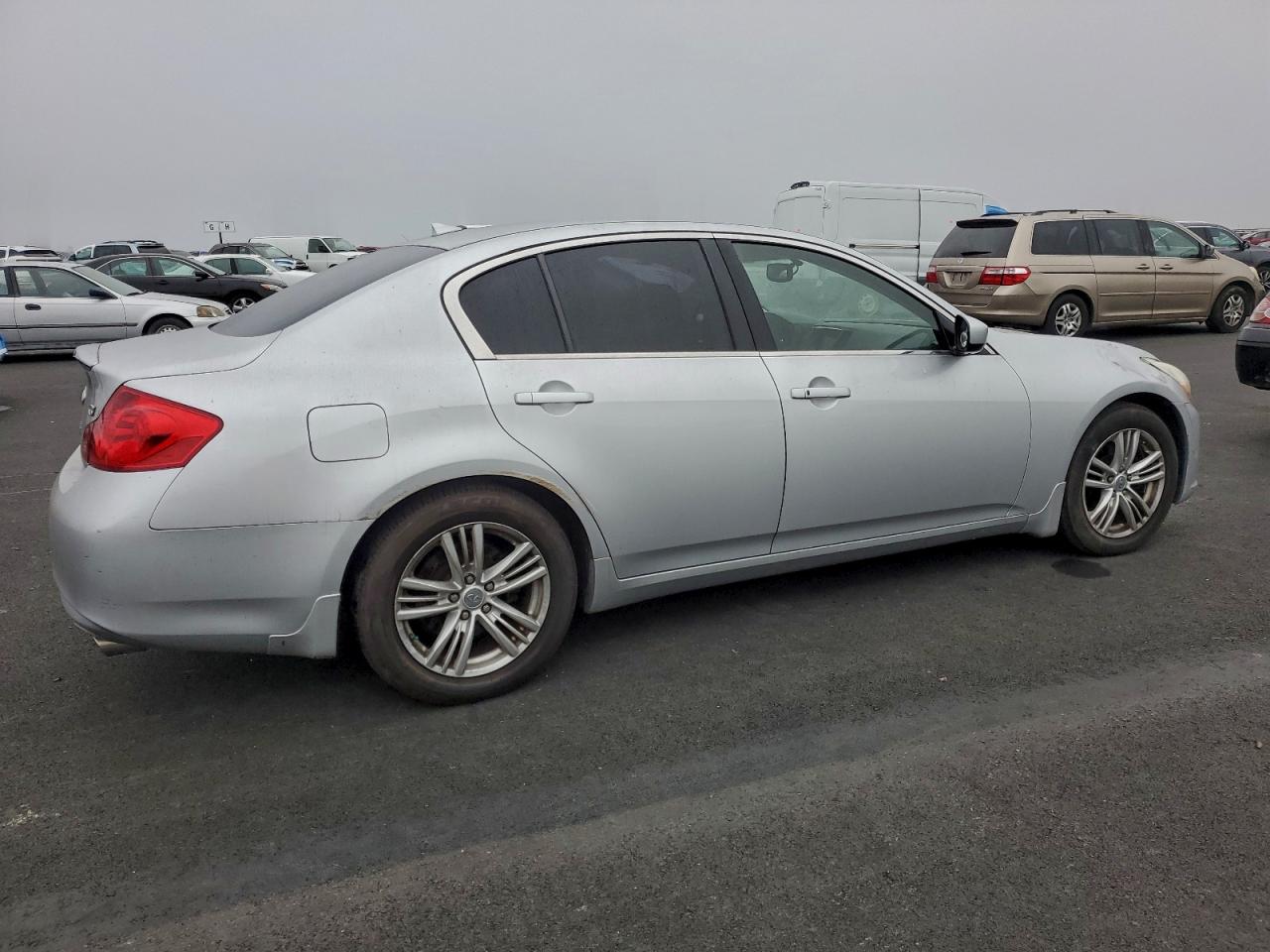 2010 INFINITI G37 BASE photo 3