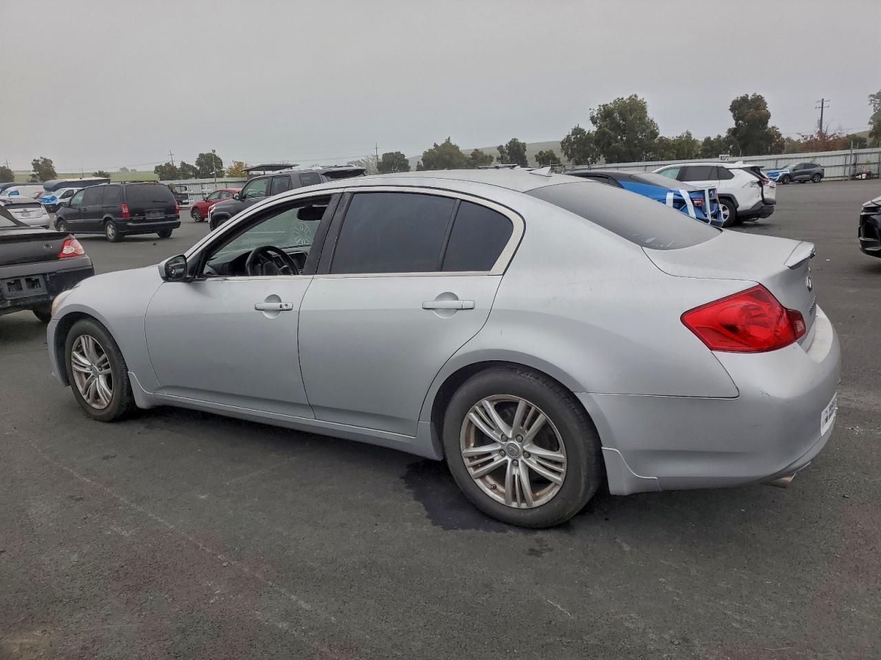 2010 INFINITI G37 BASE photo 2
