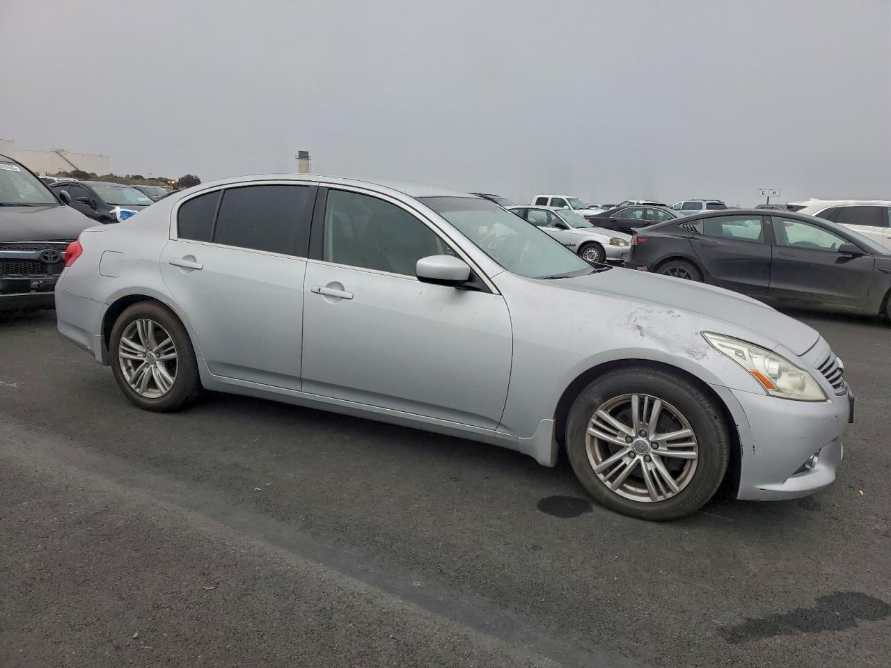 2010 INFINITI G37 BASE photo 4