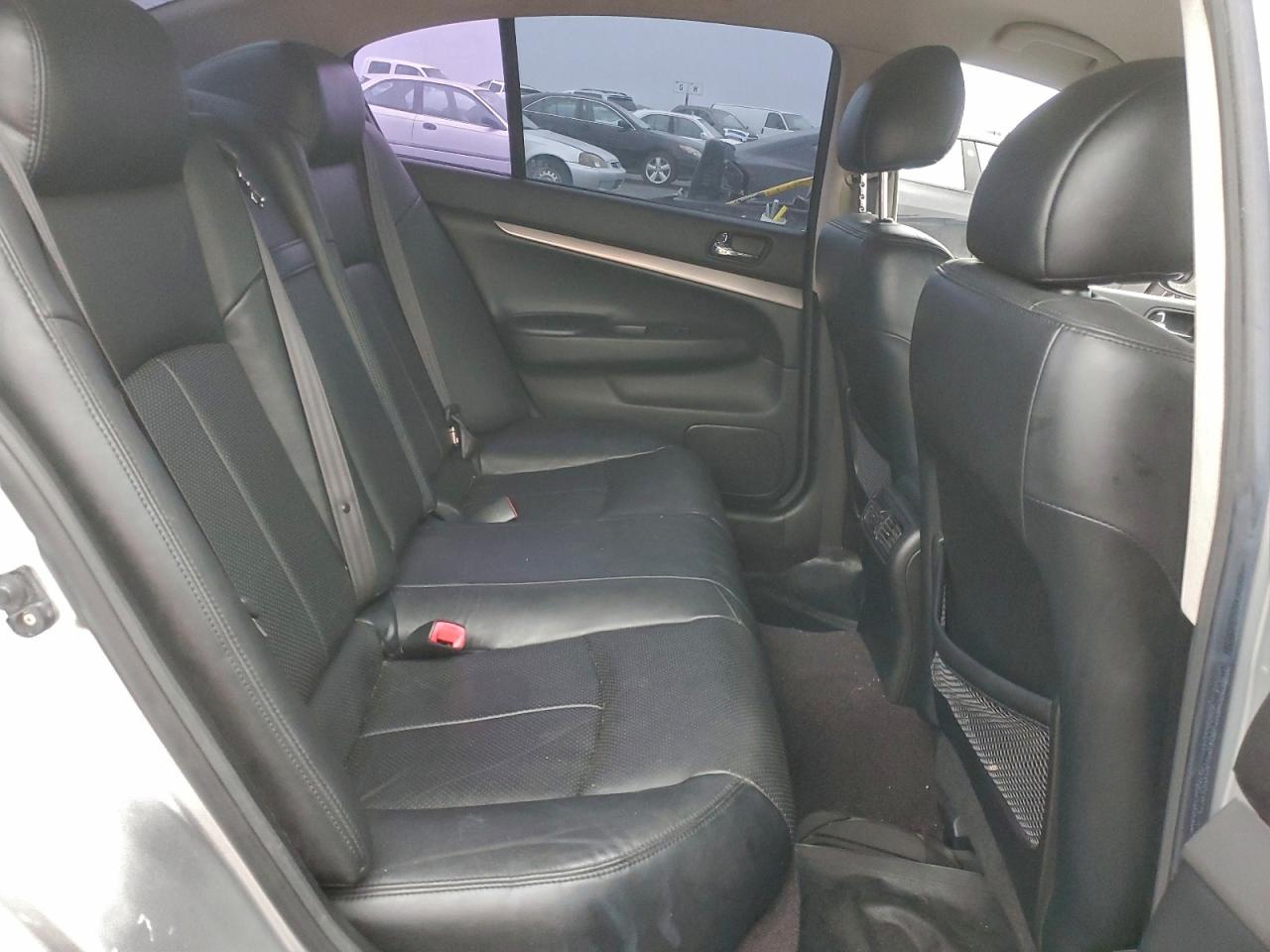 2010 INFINITI G37 BASE photo 10