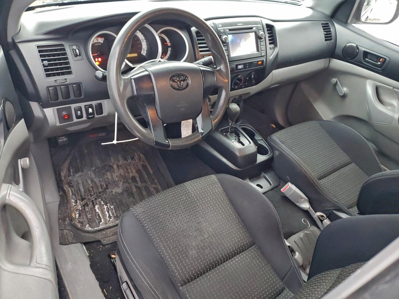 2013 TOYOTA TACOMA photo 8