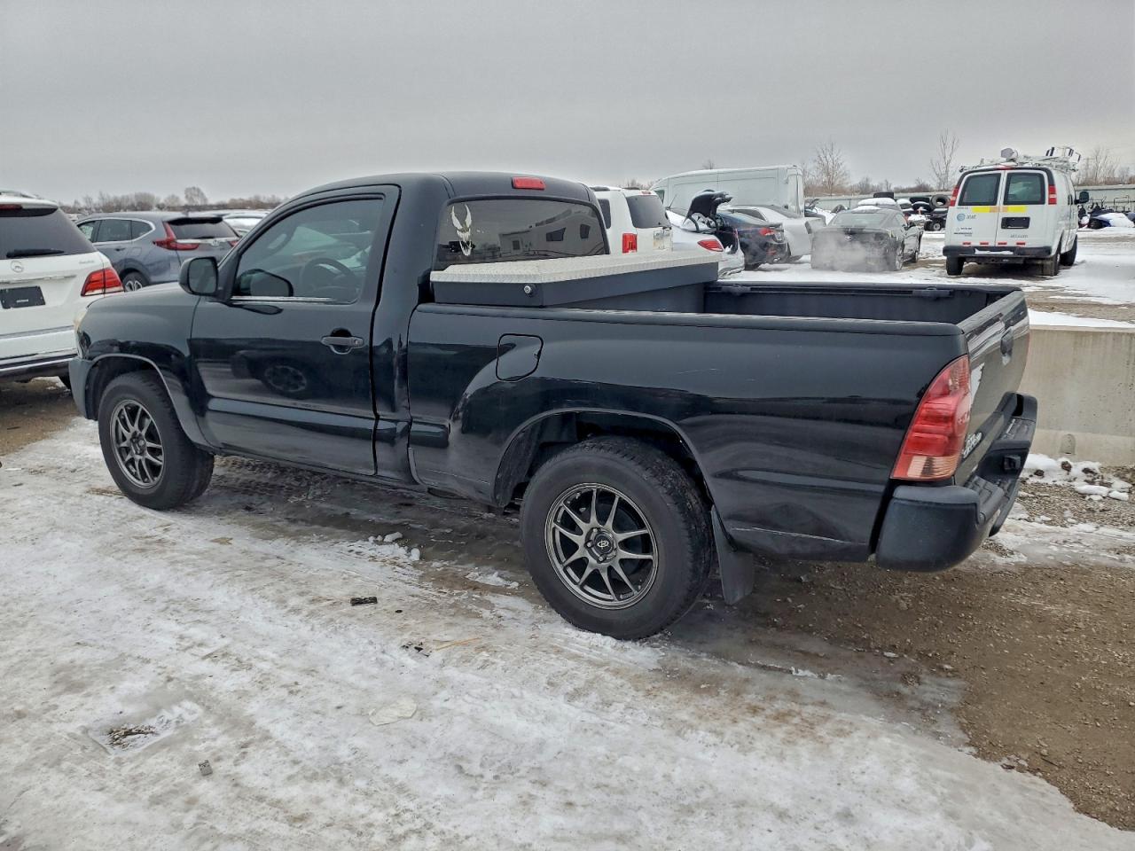 2013 TOYOTA TACOMA photo 2