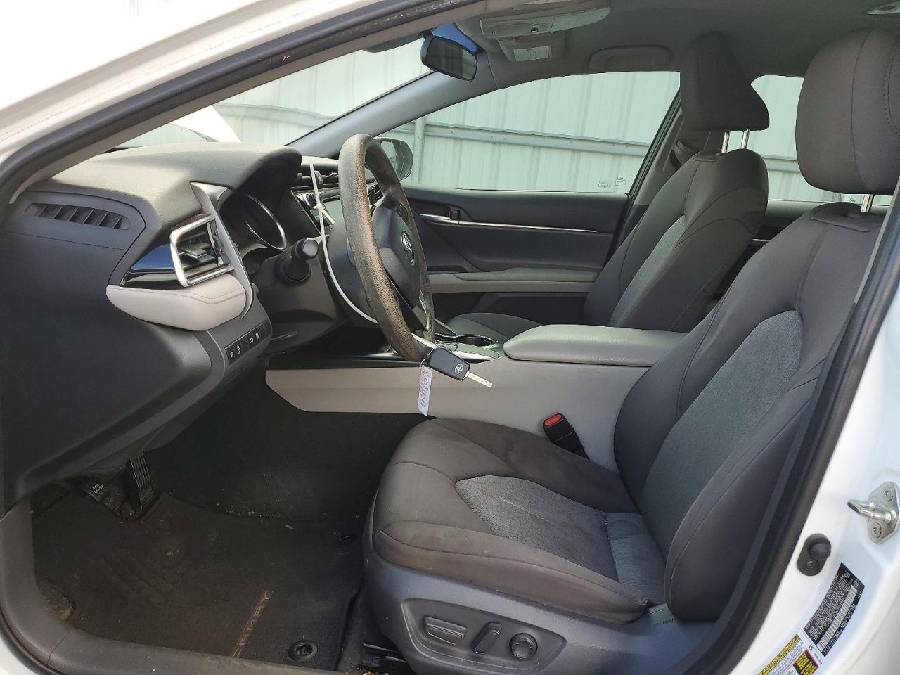 2018 TOYOTA CAMRY L photo 13