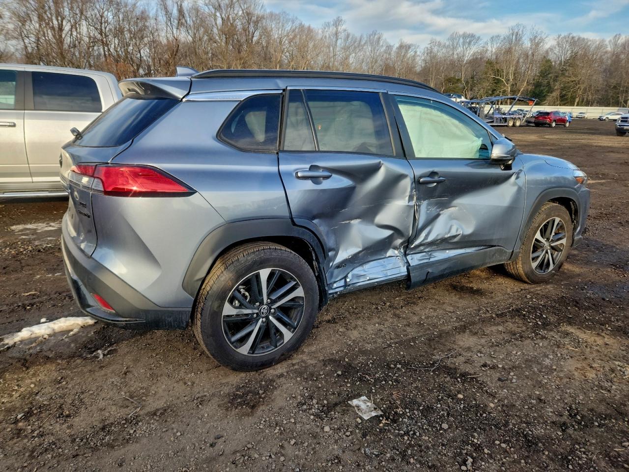 2024 TOYOTA COROLLA CROSS SE photo 3