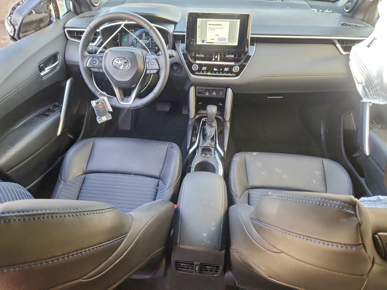 2024 TOYOTA COROLLA CROSS SE photo 8