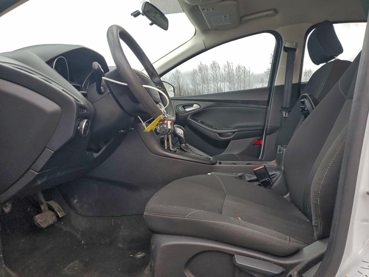 2017 FORD FOCUS SE photo 7