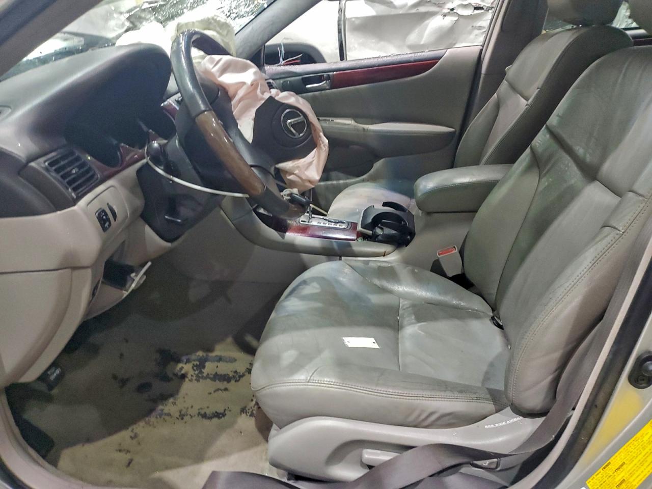 2002 LEXUS ES 300 photo 13