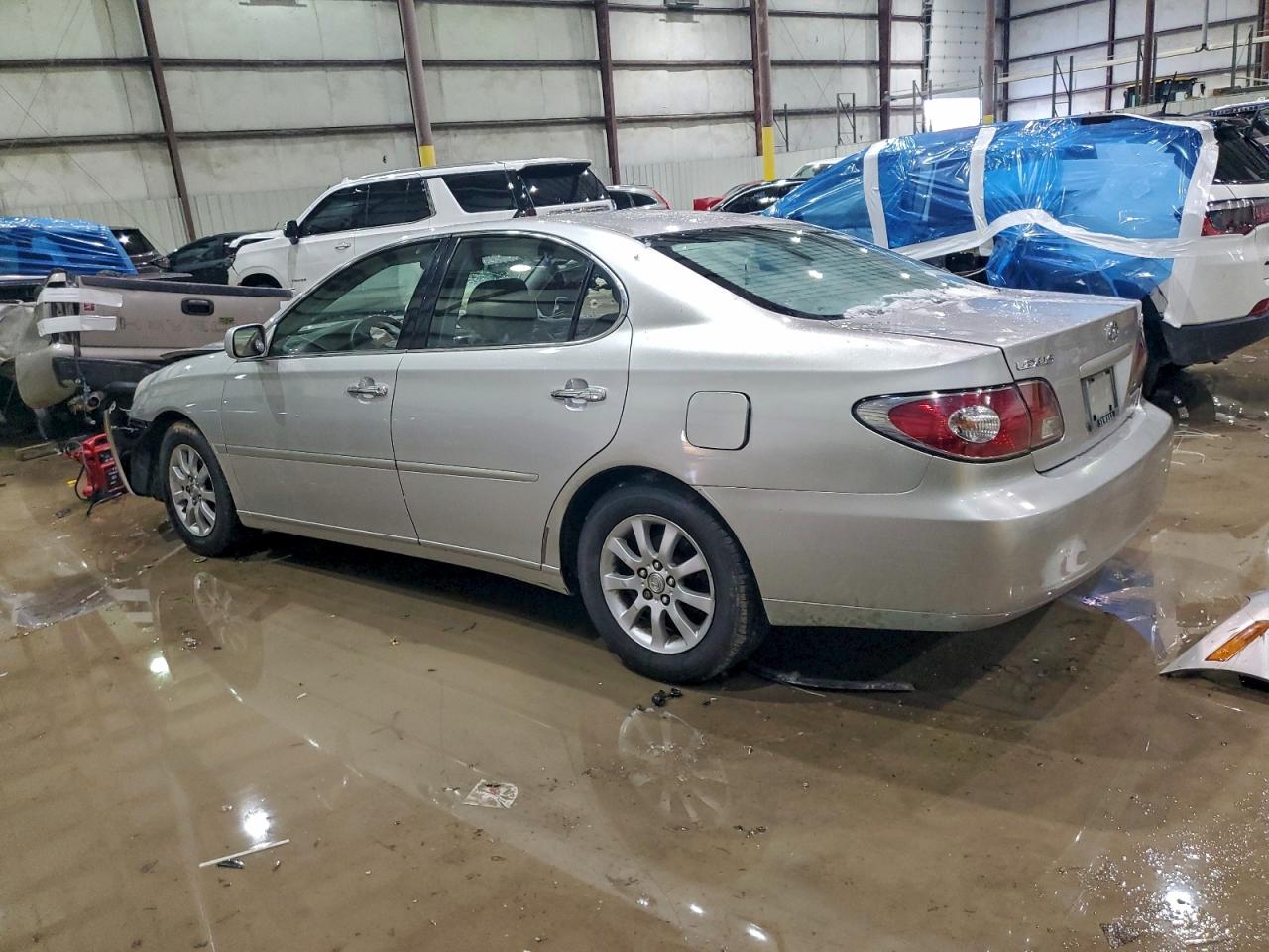 2002 LEXUS ES 300 photo 3