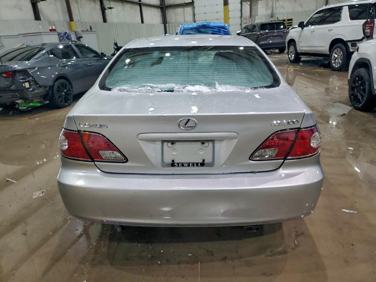 2002 LEXUS ES 300 photo 11