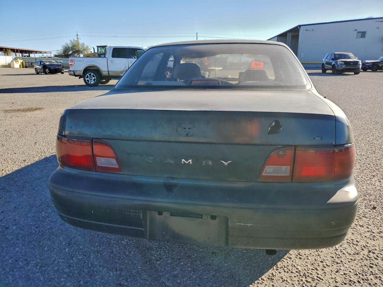 1995 TOYOTA CAMRY LE photo 6