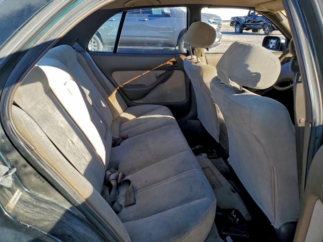 1995 TOYOTA CAMRY LE photo 10