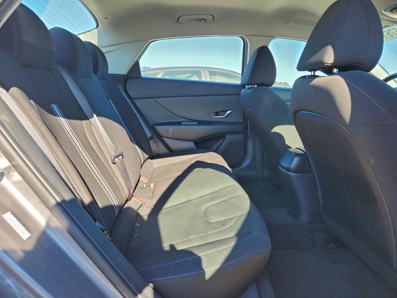 2021 HYUNDAI ELANTRA SEL photo 10