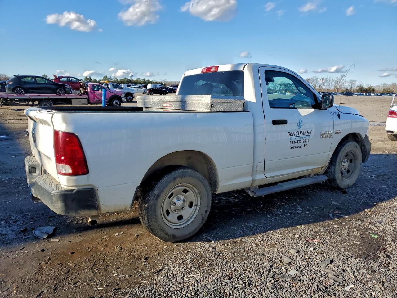 2017 RAM 1500 ST photo 3