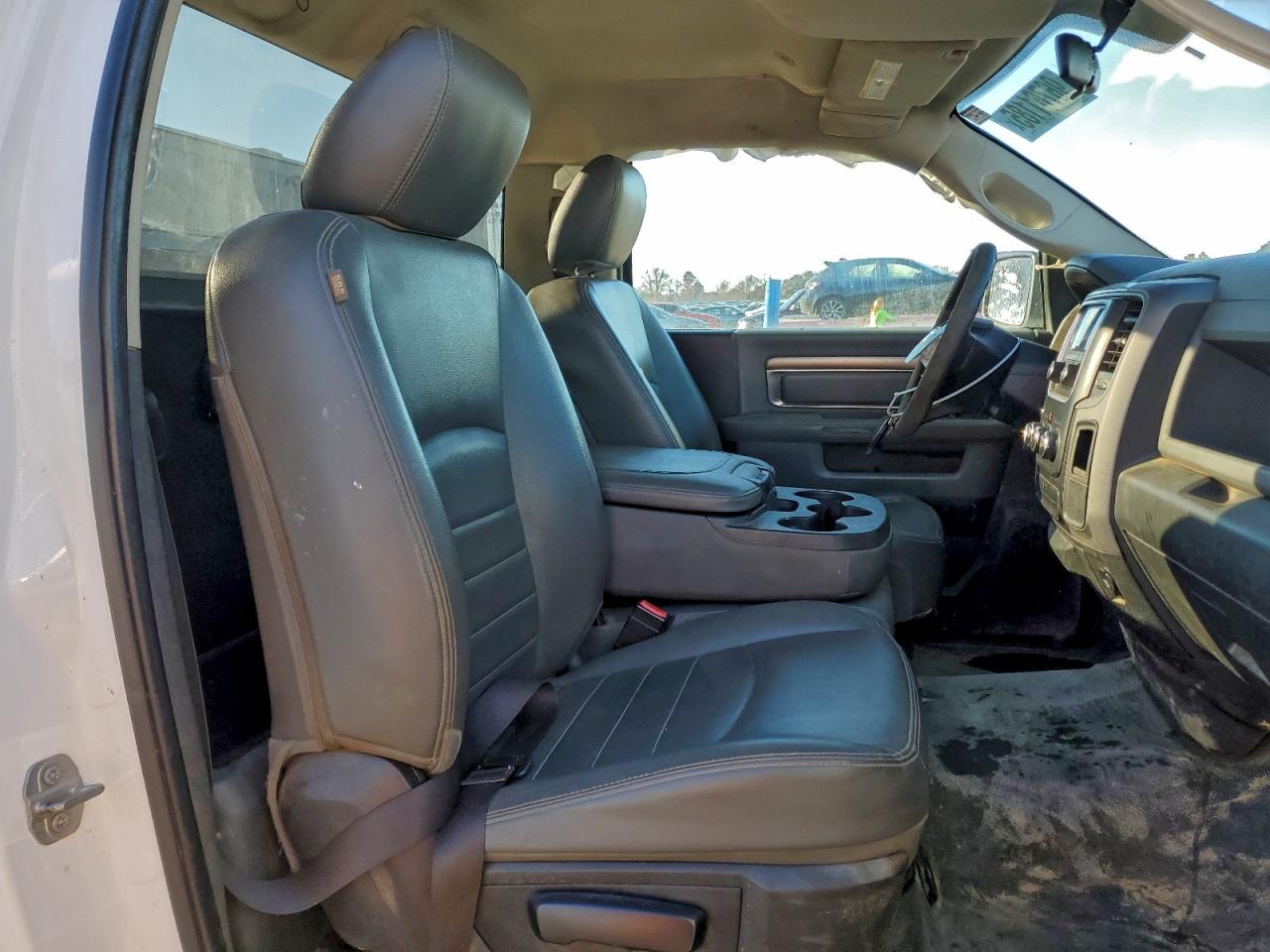 2017 RAM 1500 ST photo 10