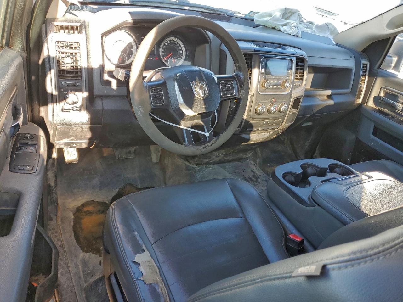 2017 RAM 1500 ST photo 8