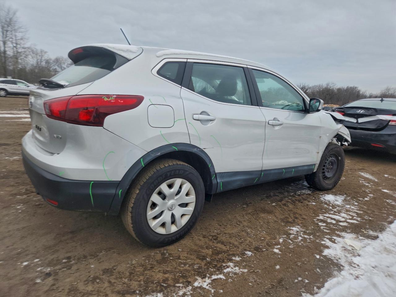 2019 NISSAN ROGUE SPORT S photo 3