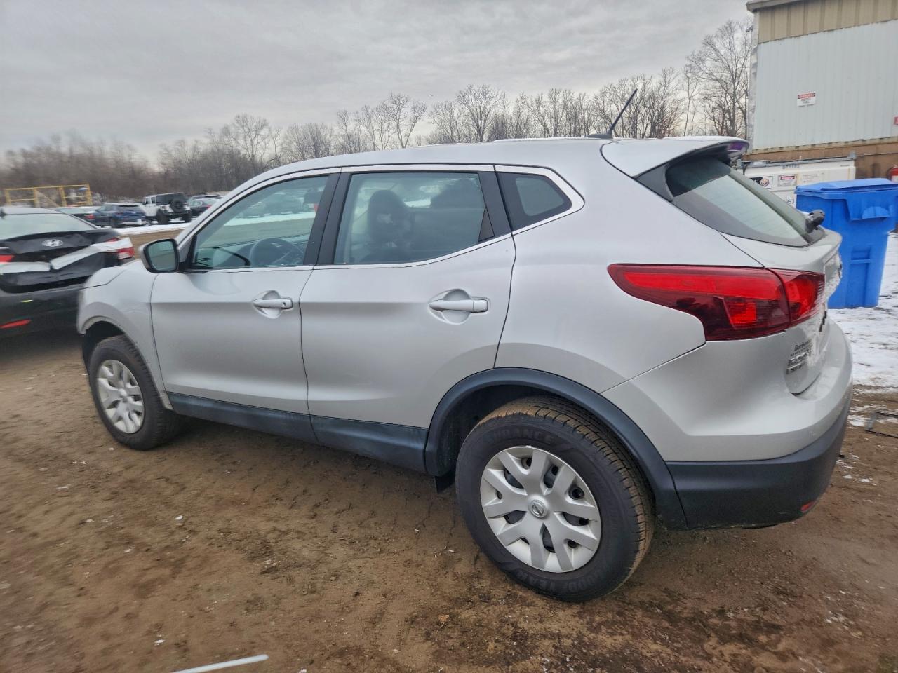 2019 NISSAN ROGUE SPORT S photo 2