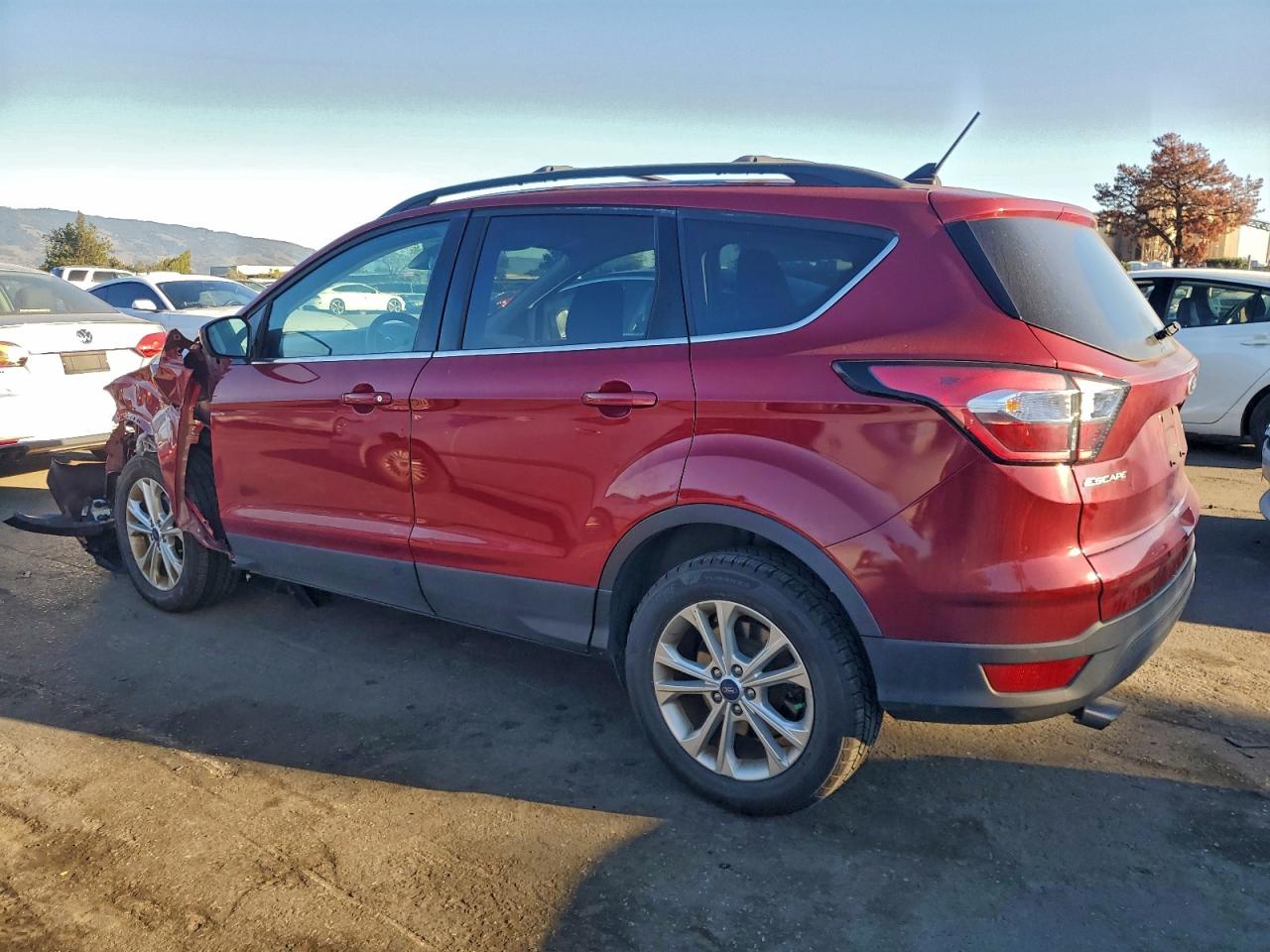 2018 FORD ESCAPE SE photo 2
