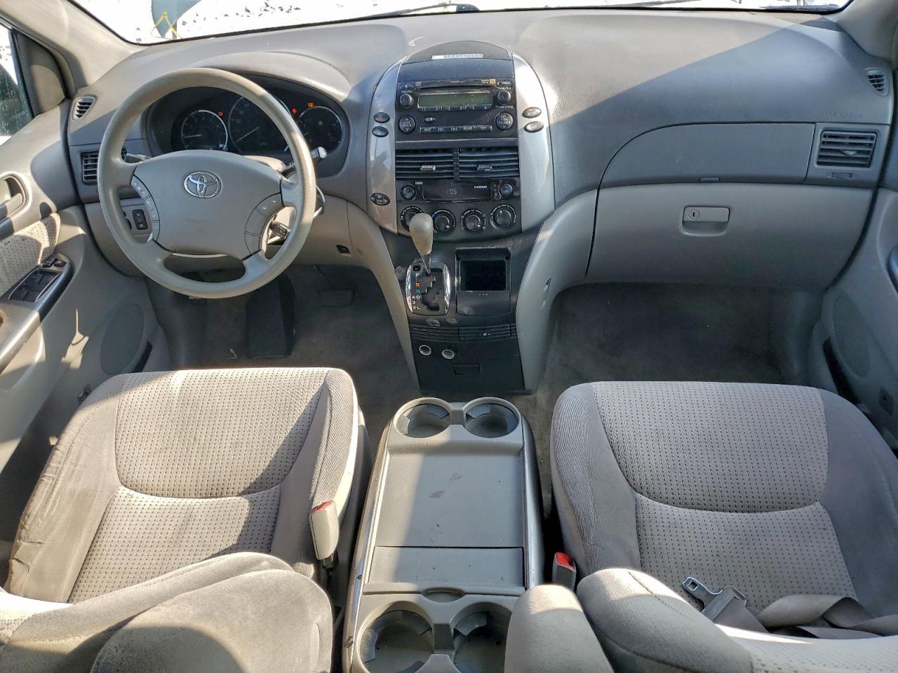 2008 TOYOTA SIENNA CE photo 8