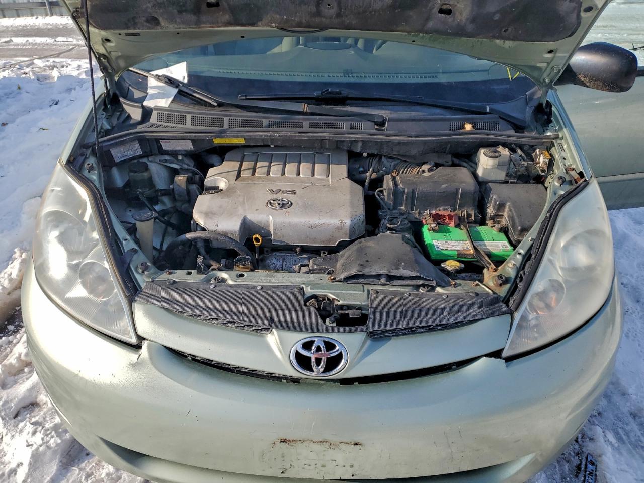 2008 TOYOTA SIENNA CE photo 11
