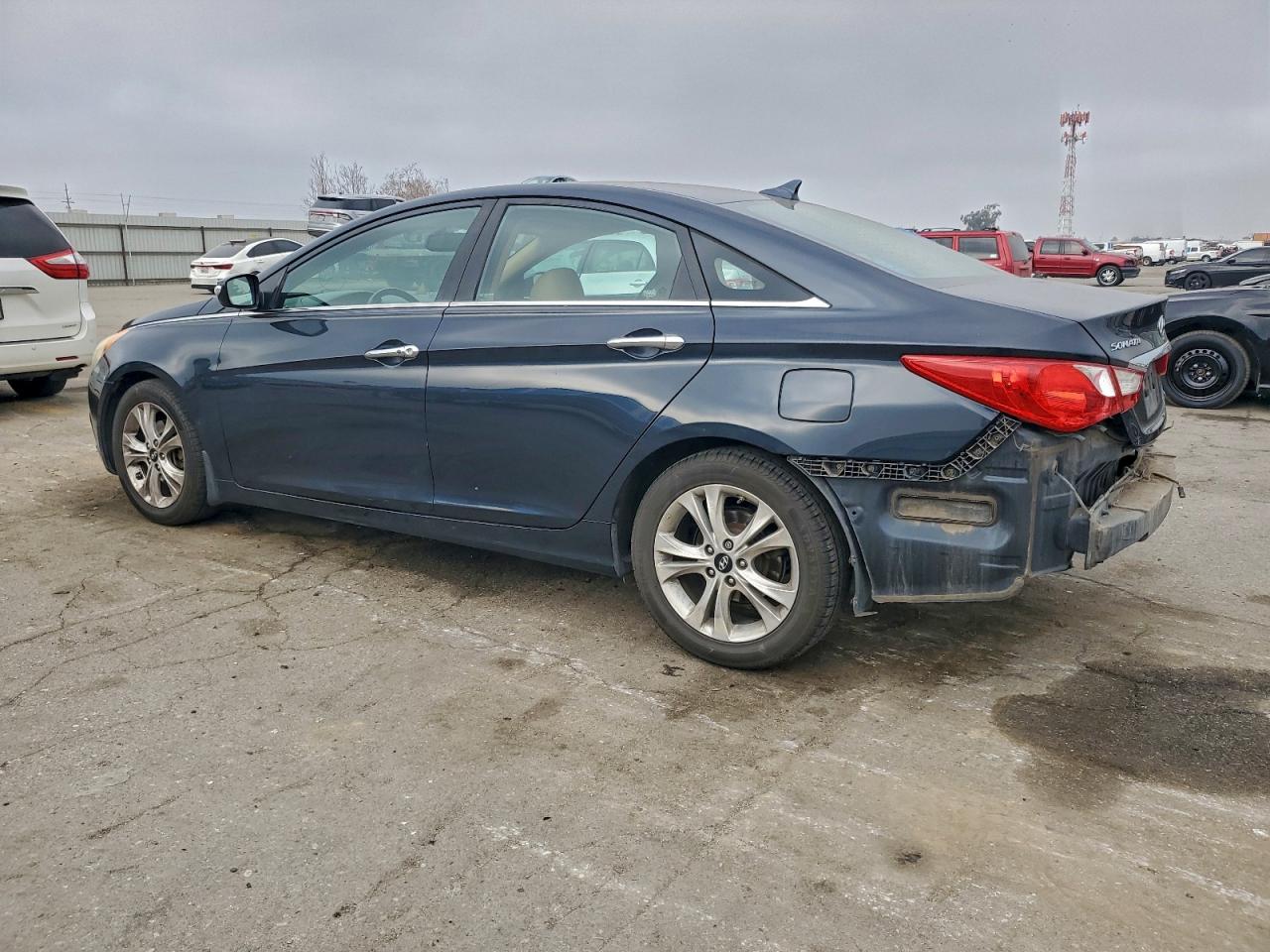 2011 HYUNDAI SONATA SE photo 2