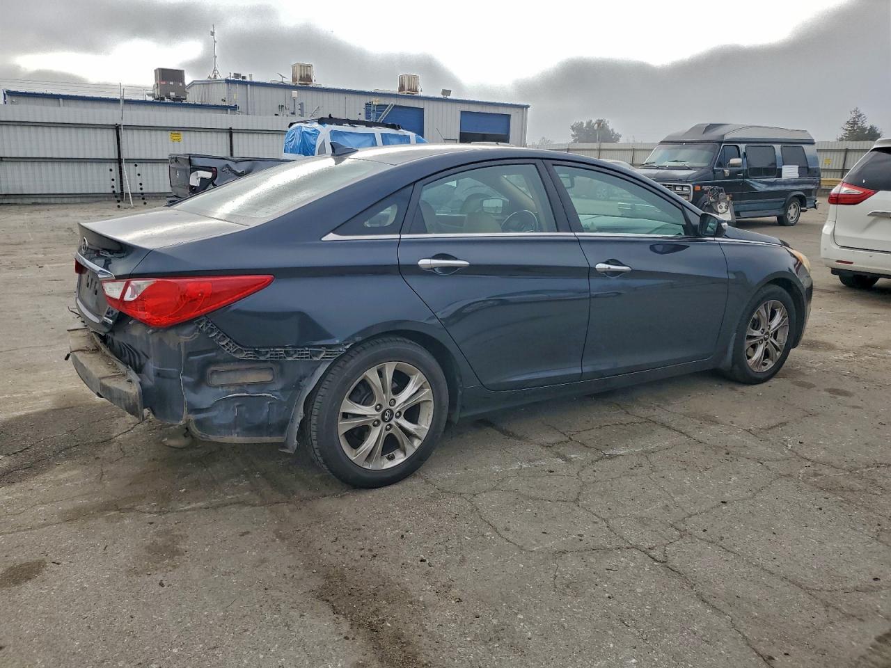 2011 HYUNDAI SONATA SE photo 3