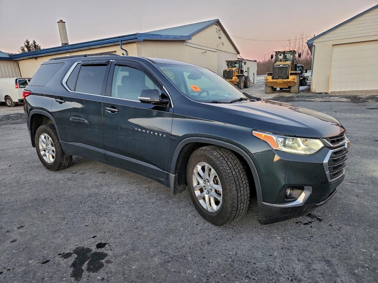 2019 CHEVROLET TRAVERSE LT photo 4