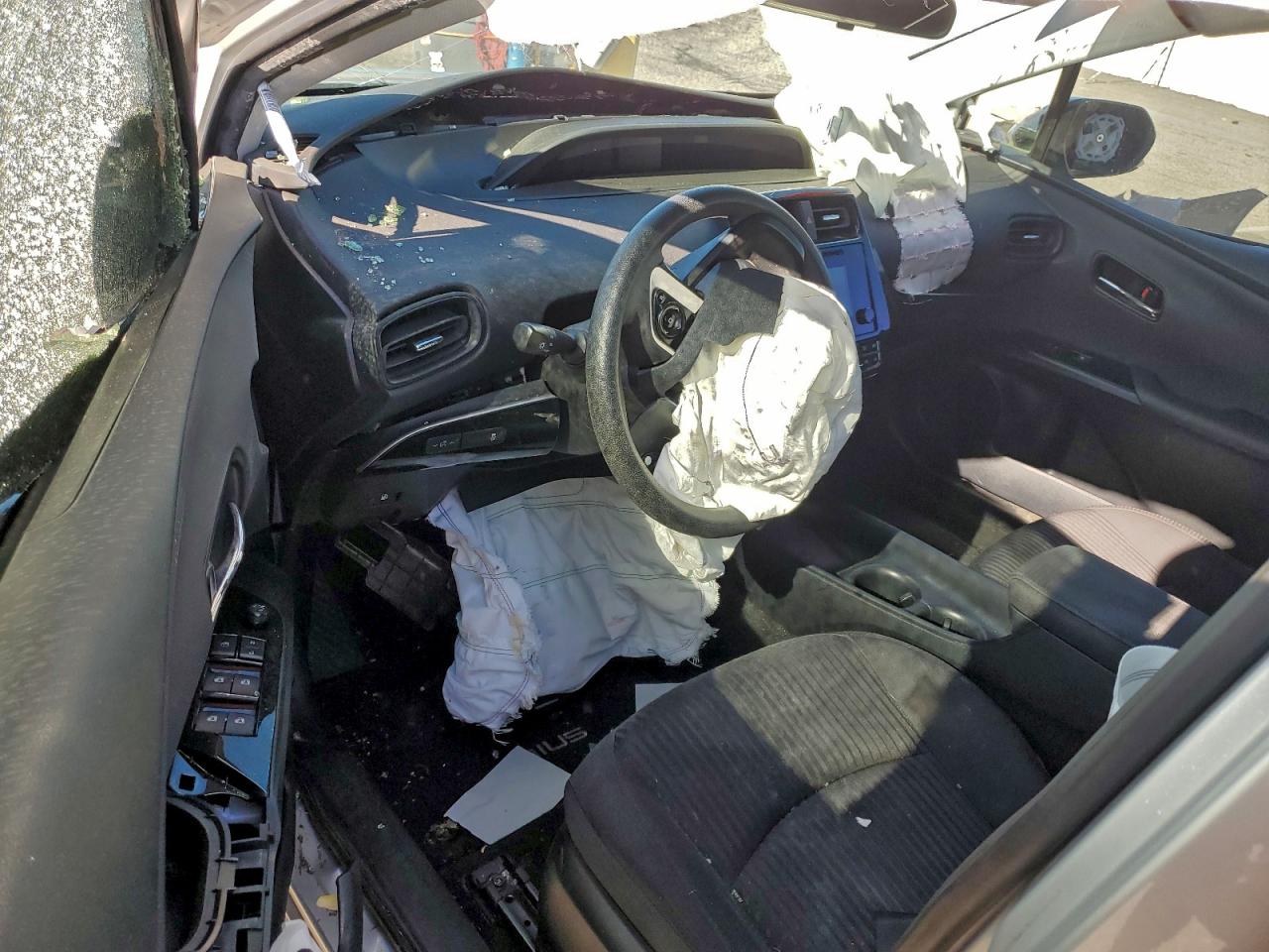 2016 TOYOTA PRIUS TWO photo 8